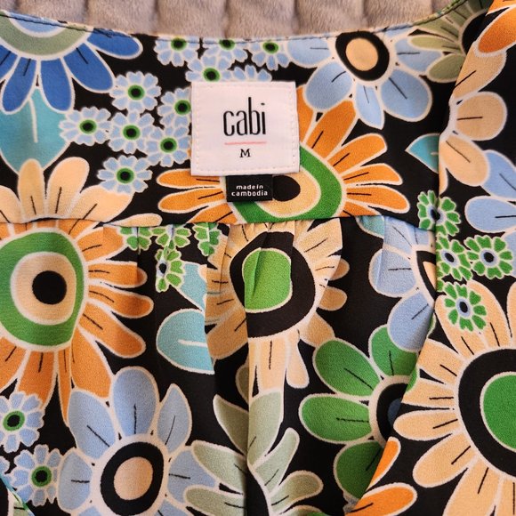 CAbi Happy Top bright floral fitted top Size Medium NWOT Spring 2022 - Picture 8 of 9